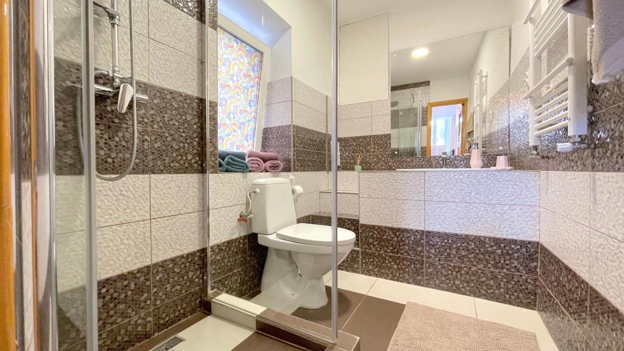 Well Prettyplaces Apartment 001 Брашов Экстерьер фото