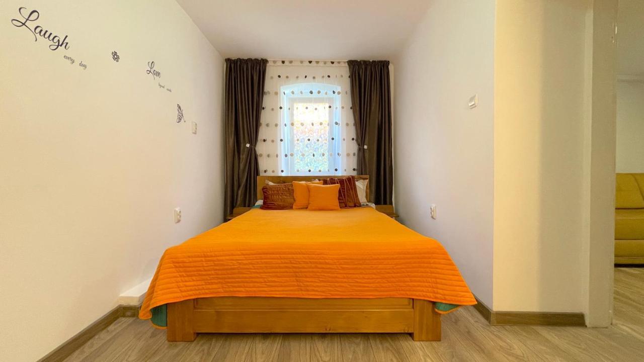 Well Prettyplaces Apartment 001 Брашов Экстерьер фото