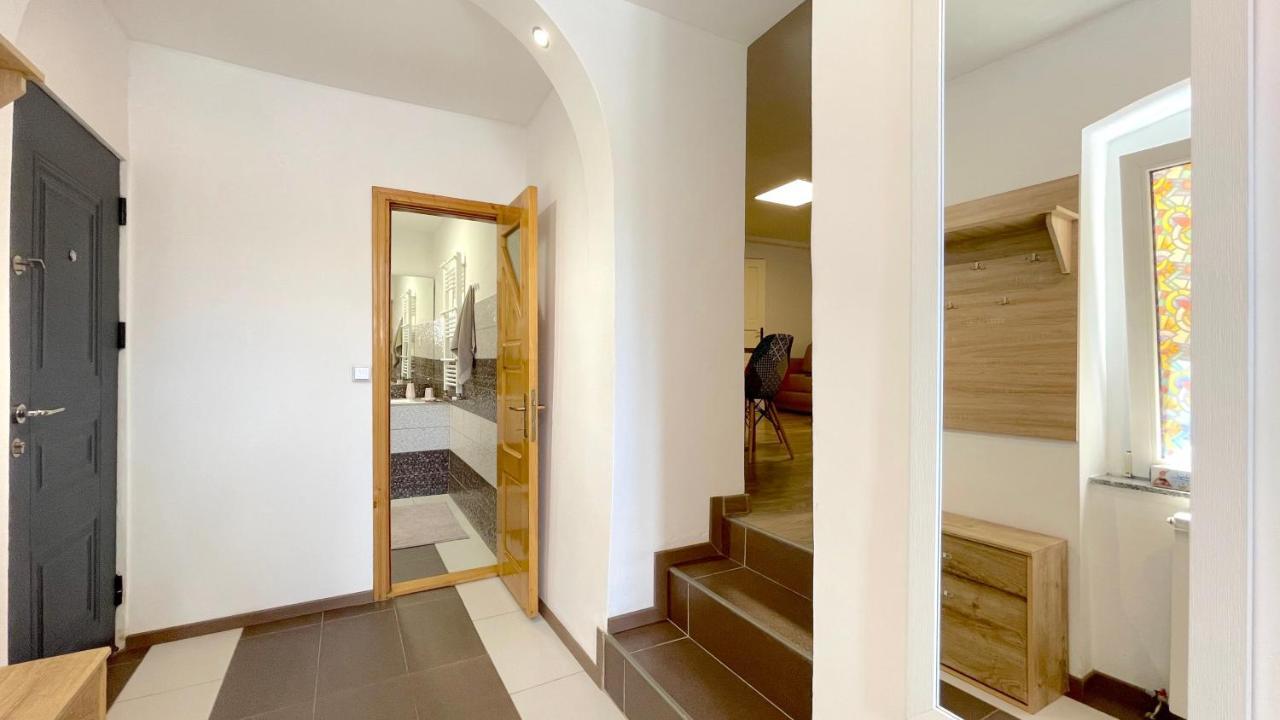 Well Prettyplaces Apartment 001 Брашов Экстерьер фото